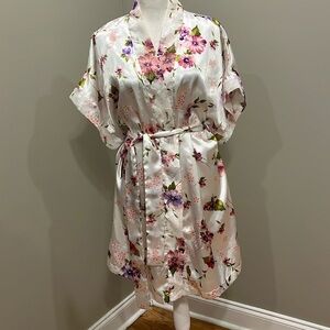 Secret Treasures Floral Bathrobe Size Medium